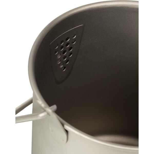 Garnek alti titanium 0,9l
