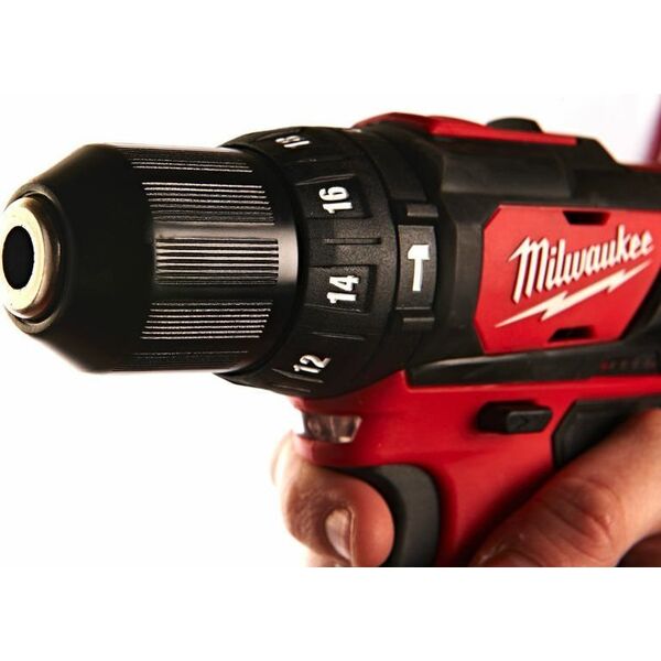 Milwaukee MILWAUKEE.UD.M12BPD-202X 30Nm 2x2.0Ah screwdriver