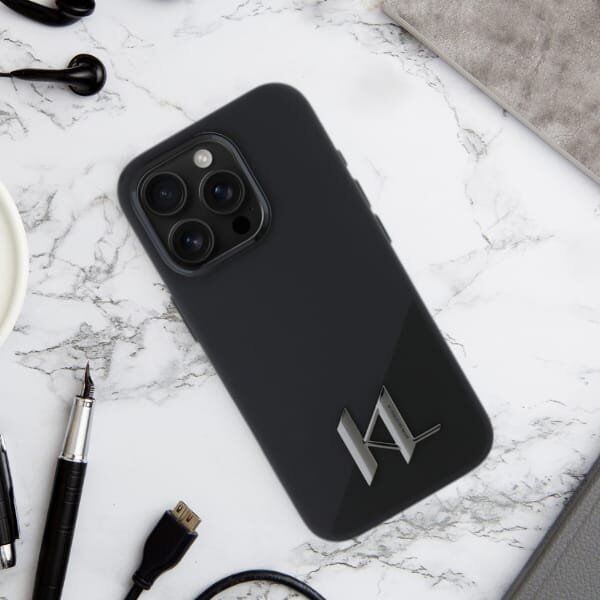 Karl Lagerfeld Karl Lagerfeld KLHMP16SSCMKMPCK iPhone    16 6.1" czarny/black hardcase Silicone Shadow Metal Initial MagSafe