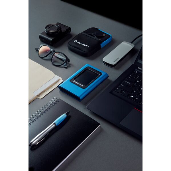 Dysk zewnętrzny SSD Kingston IronKey Vault Privacy 80 7.68TB Niebieski (IKVP80ES/7680G)