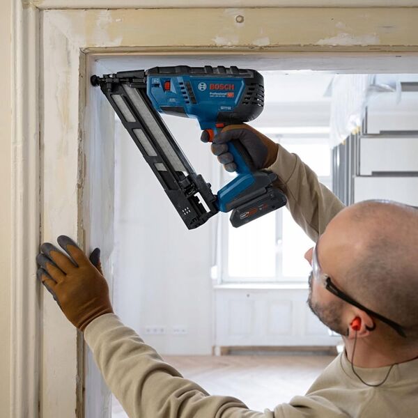 Zszywacz Bosch Bosch cordless wood nailer GNH 18V-64 MD Professional solo, 18Volt (blue/black, without battery and charger, in L-BOXX)