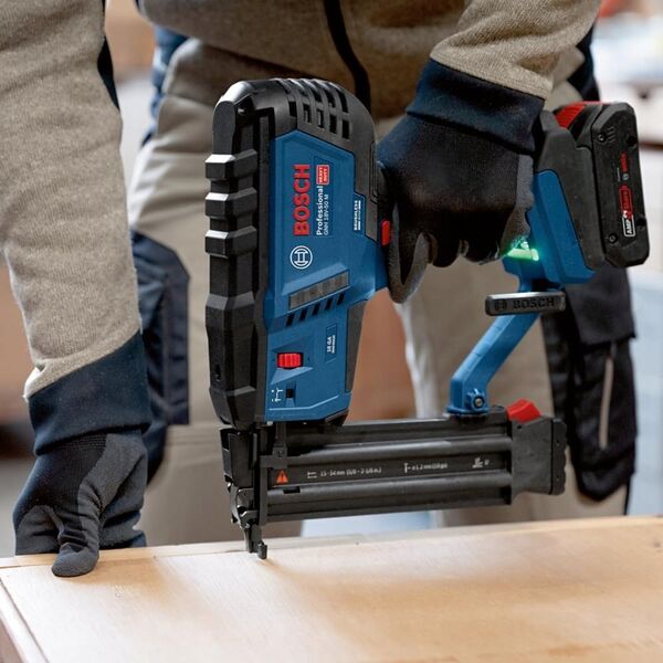 Zszywacz Bosch Bosch cordless wood nailer GNH 18V-50 M Professional solo, 18Volt (blue/black, without battery and charger)