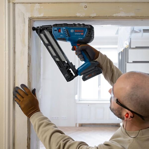 Zszywacz Bosch Bosch cordless wood nailer GNH 18V-64 MD Professional solo, 18Volt (blue/black, without battery and charger)