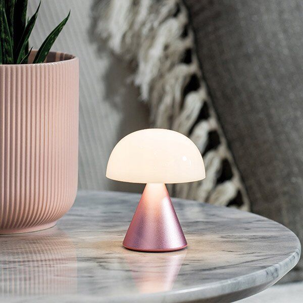 Lampka biurkowa Lexon Lexon Mina Mini LED Lamp pink/pink LH60MLP