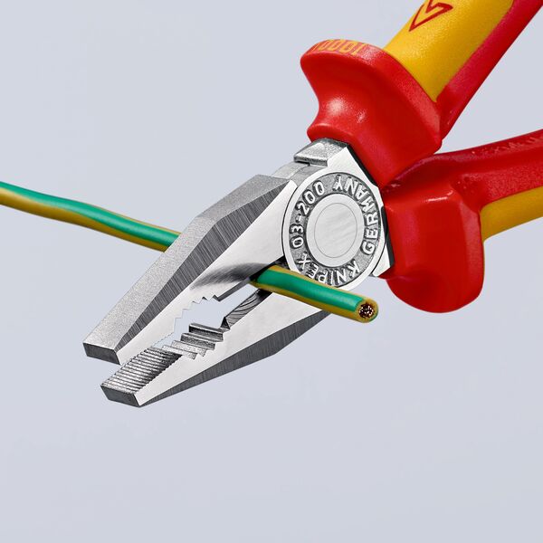 Knipex szczypce kombinerki uniwersalne izolowane (03 06 200)