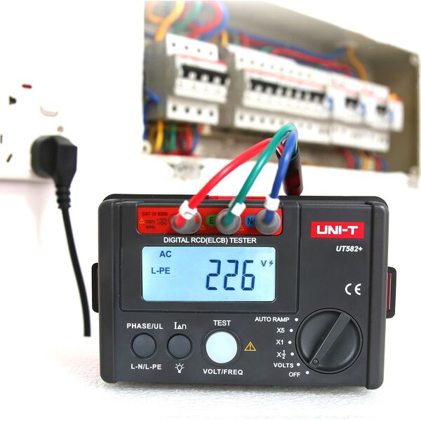 Uni-T Cyfrowy tester wyłączników RCD  Uni-T UT582+