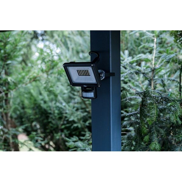 Brennenstuhl FLOODLIGHT 20W LED 865 2300LM IP54 PIR