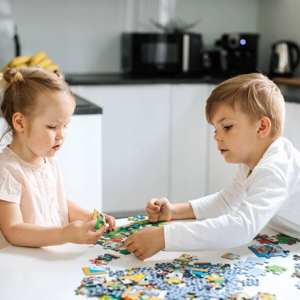 Trefl PUZZLE 30 Radosna Rodzina Treflików 18302