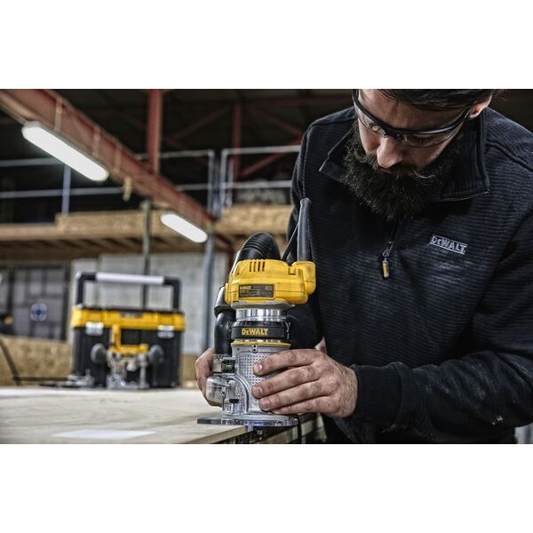 Frezarka Dewalt D26204K 900 W
