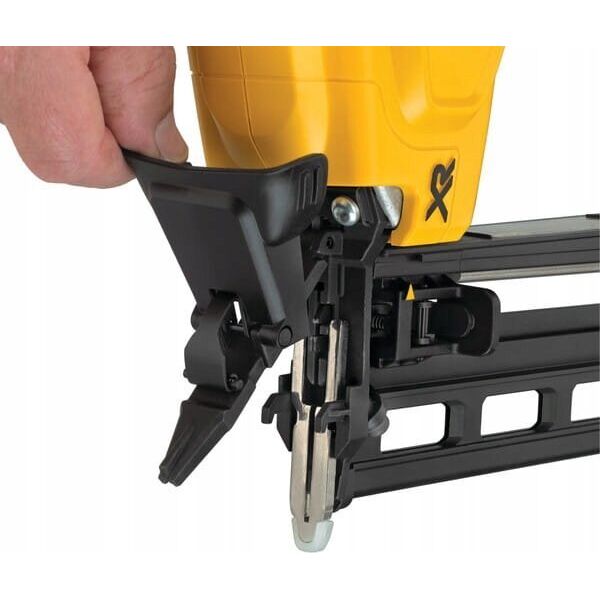 Dewalt DEWALT.NAILE 18V DCN662N 16Ga 32-64mm BL