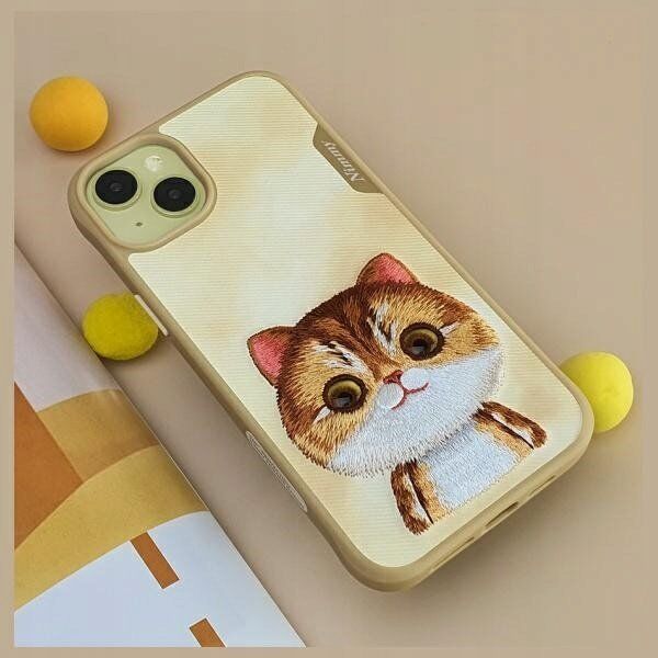 Nimmy iPhone 15 Pro 6.1" case khaki Big Eyed Pet 2.0 Cat