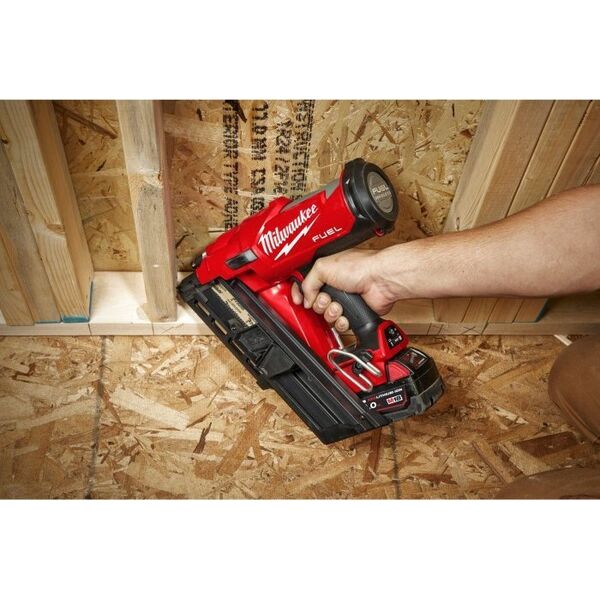 Συρραπτικό Milwaukee MILWAUKEE. NAILER M18FFNS-502C 2x5.0Ah 30/34` 50-90mm 13924468 4058546344795