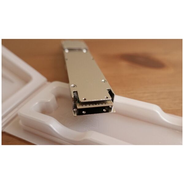 Moduł SFP NVIDIA NVIDIA - OSFP Empfangermodul - 800 Gigabit Ethernet - 2 Anschlusse - MPO-12/APC Mehrfach-Modus - bis zu 50 km - 850 nm