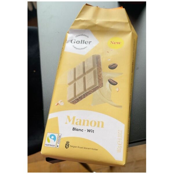 White chocolate tablet with coffee-flavoured filling and roasted nuts Galler Blanc Manon, 180 g