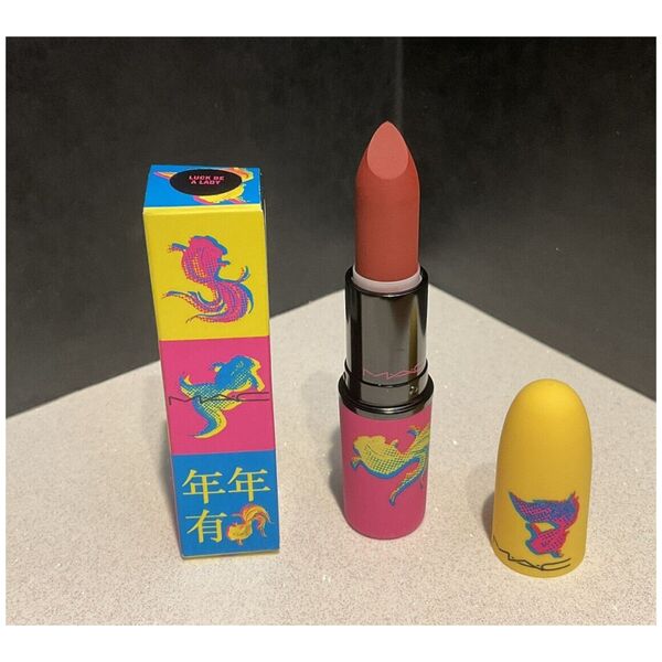 MAC MAC, Powder Kiss, Ενυδατικό, Κρεμ κραγιόν, Luck Be A Lady, 3 g για γυναίκες 13076075 773602592425