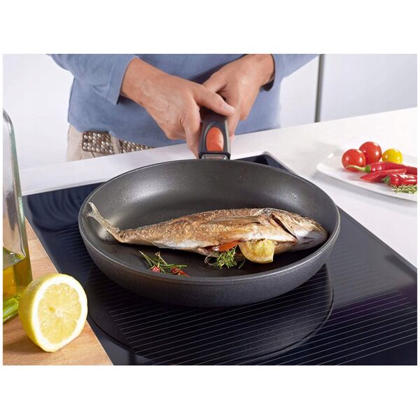 Deep cast iron pan WOLL DIAMOND LITE, diamond crystal dust coating, removable handle, ø28 cm | Sourcing