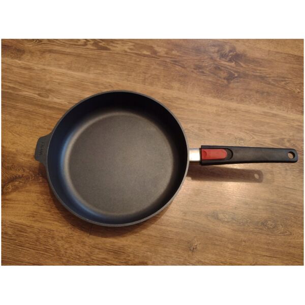Deep cast iron pan WOLL DIAMOND LITE, diamond crystal dust coating, removable handle, ø28 cm | Sourcing