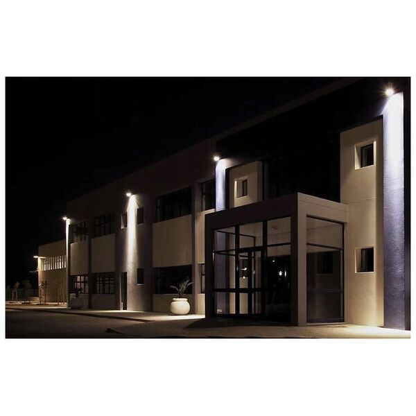 LED spotlight PHILIPS, IP65, 20W, 3000K, 1800lm, with motion sensor, black, 14x5.4x15.3 cm