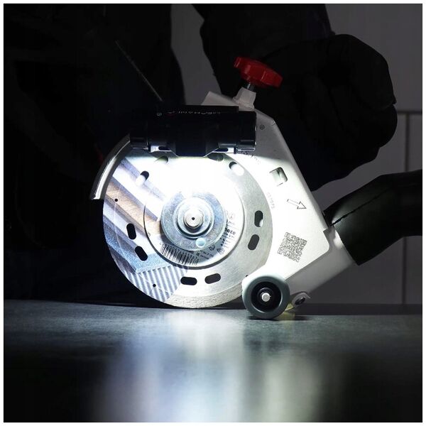 DISTAR FLASHLIGHT FOR BRIGHTENING THE WORKPLACE FIREFLY