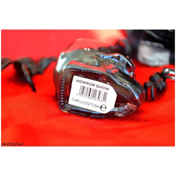 Makeup Revolution Makeup Revolution, Skull Edition, Nail Polish, Horror Show, 12,5 ml για γυναίκες 13078151 5057566165631