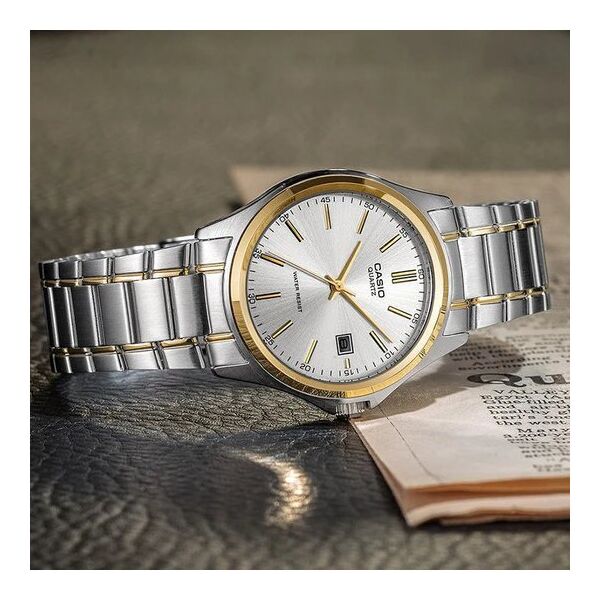 Zegarek Casio Zegarek marki Casio model MTP-1183G kolor Szary. Akcesoria męski. Sezon: Cały rok NoSize