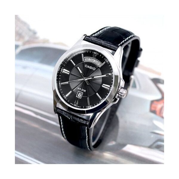 Zegarek Casio Zegarek marki Casio model MTP-1381L kolor Czarny. Akcesoria męski. Sezon: Cały rok NoSize