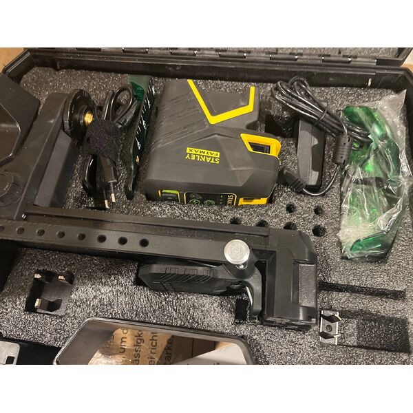 ST.FATMAX CROSS LASER +5 POINT GREEN Li-ION 30m