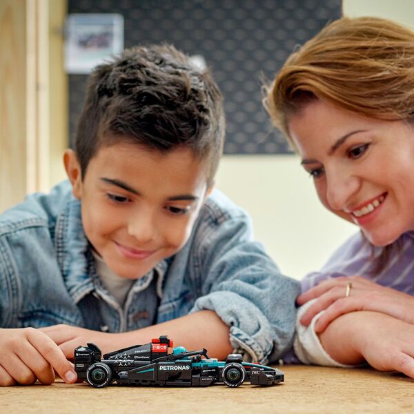 Speed champions Bolid F1® Mercedes-AMG W15 (77244)