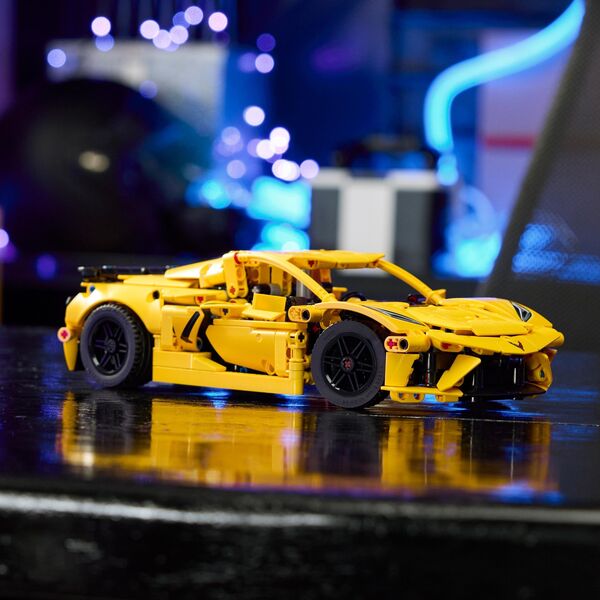 Technic Chevrolet Corvette Stingray (42205)