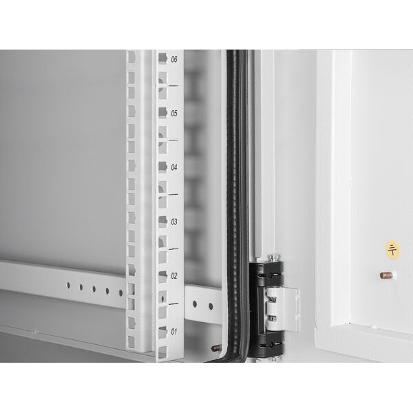Szafa Intellinet Network Solutions INTELLINET IP55 48,26cm 19Zoll Wandverteiler 9 HE 600mm tief K�hleinheit im Dach staub- und wasserdichtes Geh�use grau RAL7035