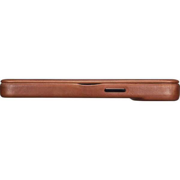 iCarer iCarer CE Oil Wax Premium Leather Folio Case skórzane etui iPhone 14 Plus z klapką magnetyczne MagSafe brązowy (AKI14220707-BN)