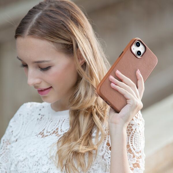 iCarer iCarer Case Leather pokrowiec etui z naturalnej skóry do iPhone 14 Plus brązowy (kompatybilne z MagSafe)