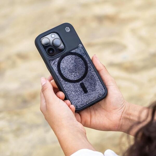 STM STM Relax Sand MagSafe - Etui iPhone 15 Pro (Black / Grey)