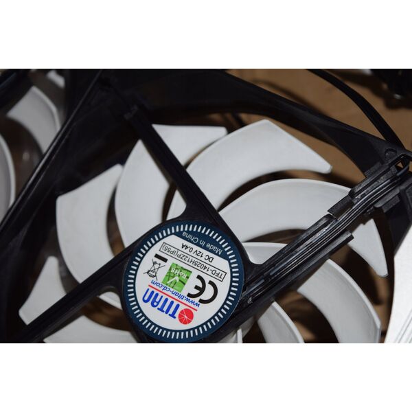 Titan Titan TTC-SC20(C)+ Διπλός Ανεμιστήρας Ψυγείου 140x25mm IP55, Λειτουργία Χρονοδιακόπτη, με Ενσωματωμένο Ανορθωτή