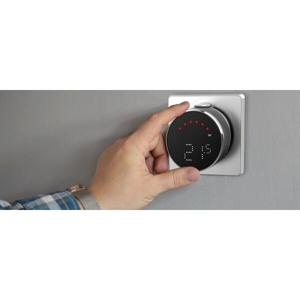 Salus internetowy, bezprzewodowy, natynkowy regulator tygodniowy z wbudowanym akumulatorem IT800WIFI