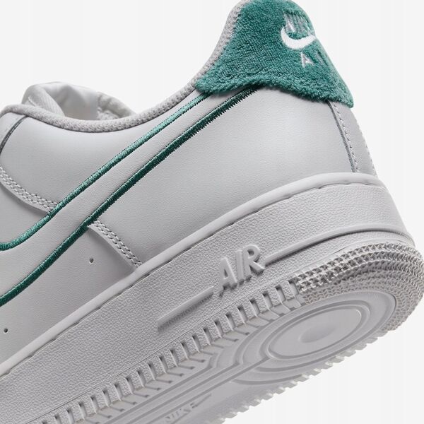 Nike Air Force 1 07 LV8 FN8349-100 białe 46