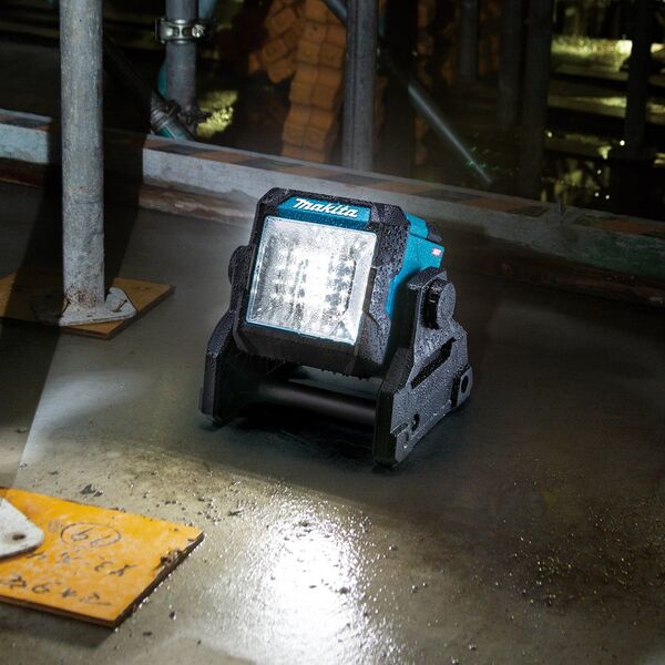 Makita MAKITA LAMPA 40V XGT ML003G 500lx/1100lm