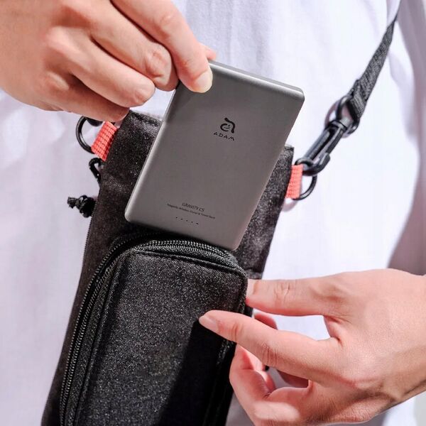 Powerbank Adam Elements Adam Elements Gravity C5 - magnetyczny powerbank bezprzewodowy 5000 mAh szary - Gwarancja bezpieczeństwa. Proste raty. Bezpłatna wysyłka od 170 zł.