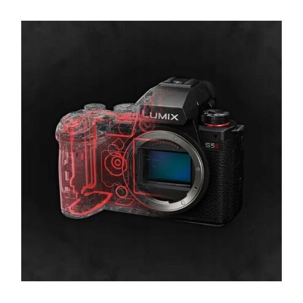 Panasonic Lumix DC-S5 II + 18-40mm