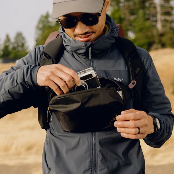 Τσάντα Peak Design Outdoor Sling 2L Μαύρη