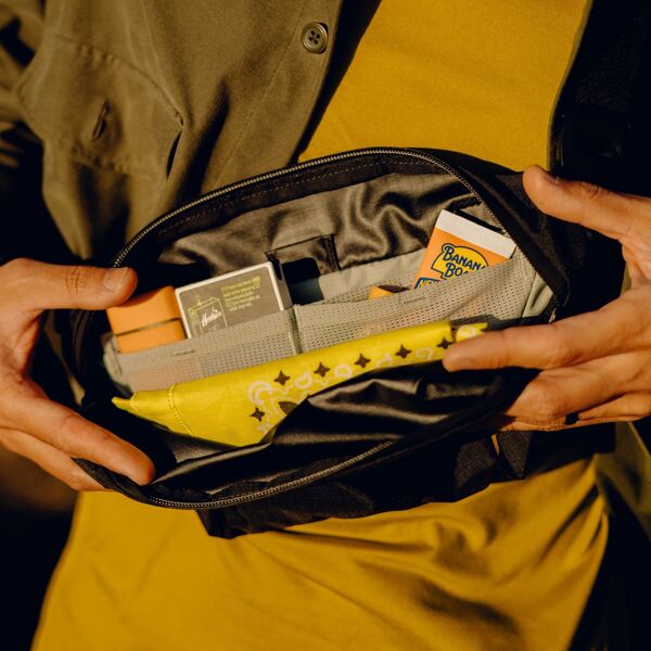 Τσάντα Peak Design Outdoor Sling 2L Μαύρη