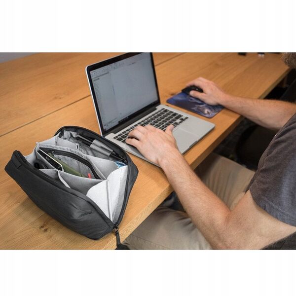 Θήκη τεχνολογίας Travel Line Peak Design Tech Pouch Black v2 - μαύρο