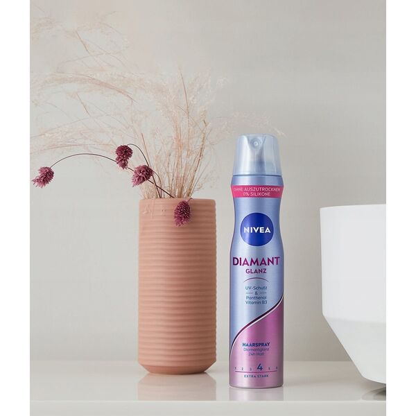NIVEA DIAMOND GLOSS CARE Lakier do włosów - mocny i trwały 250ml