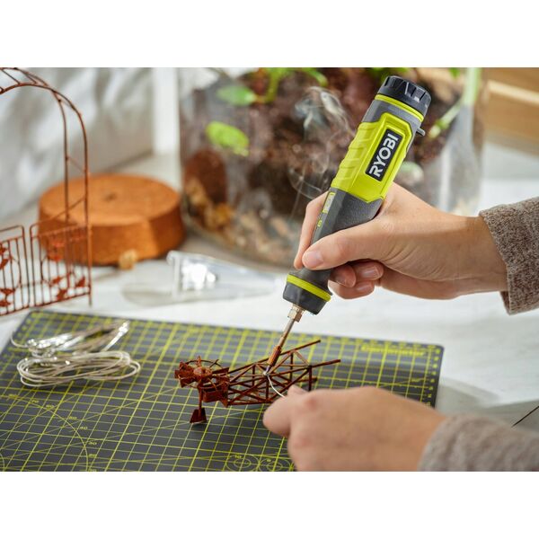 Ασύρματο κολλητήρι RYOBI RSI4-120G, 4.0 V, 2.0 Ah Li-ion, 460 °C, περιλαμβάνεται κολλητήρι