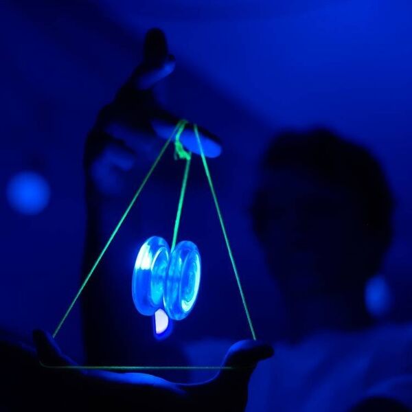 YoYoFactory Yoyo Świecące YoYoFactory Spinstar LED Clear Body Niebieskie
