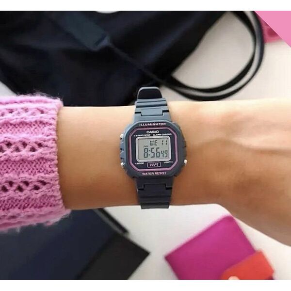 Casio Zegarek Dziecięcy Casio LA-20WH-8ADF ( 30 mm)
