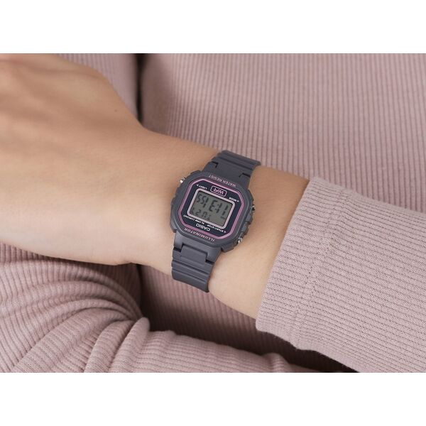 Casio Zegarek Dziecięcy Casio LA-20WH-8ADF ( 30 mm)