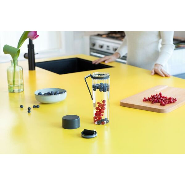 BRABANTIA Φτιάξτε & Πάρτε μπουκάλι νερού με σουρωτήρι σκούρο γκρι 148842