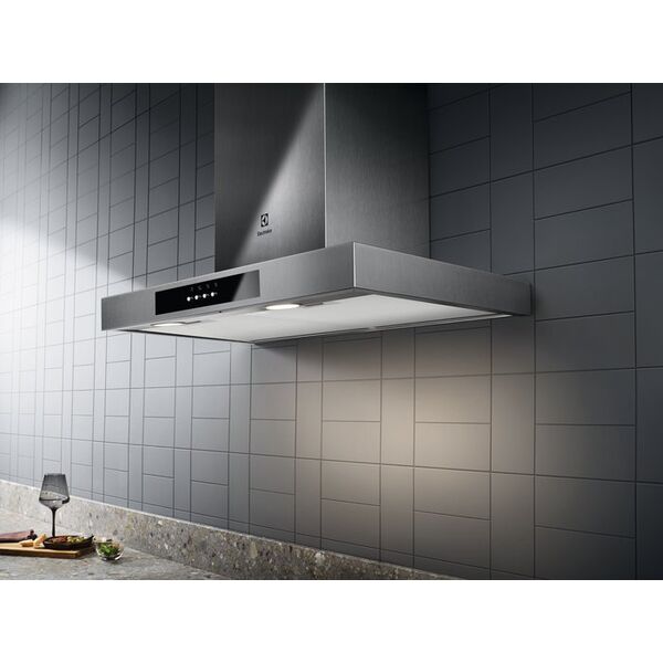 Electrolux skursteņa tipa tvaika nosūcējs  60 cm LFT526X