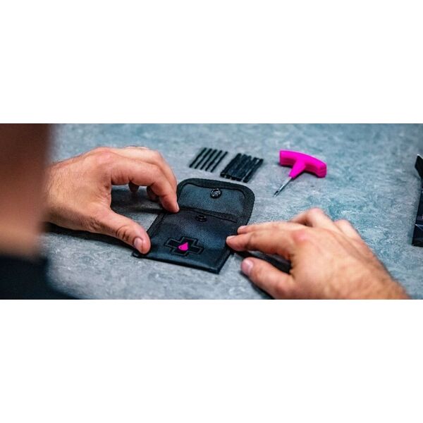 Muc-Off Muc-Off B.A.M. Tubeless Repair Kit -paikkasarja